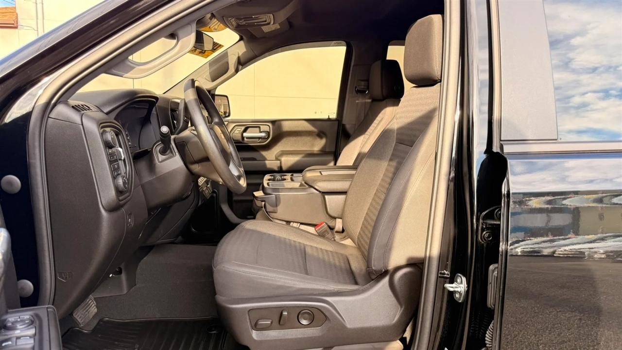 Chevrolet Silverado 1500 Custom Crew Cab 4WD 2022