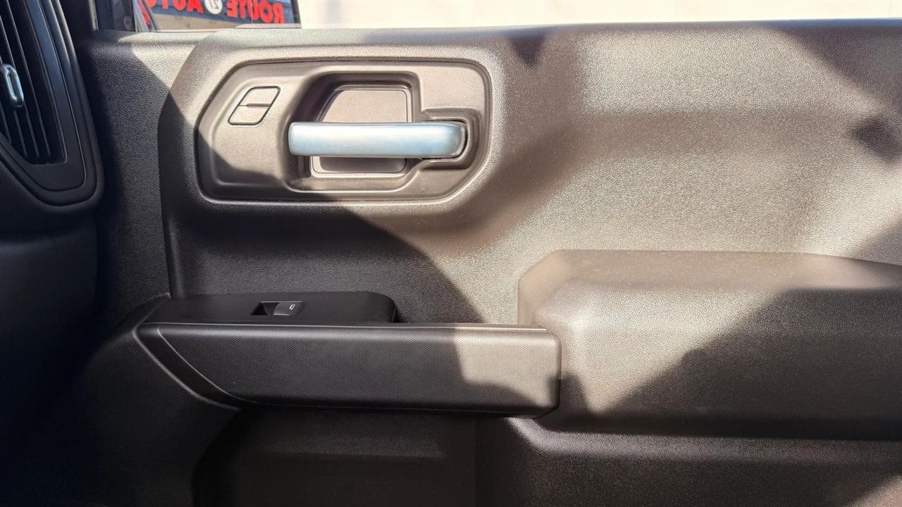Chevrolet Silverado 1500 Custom Crew Cab 4WD 2022