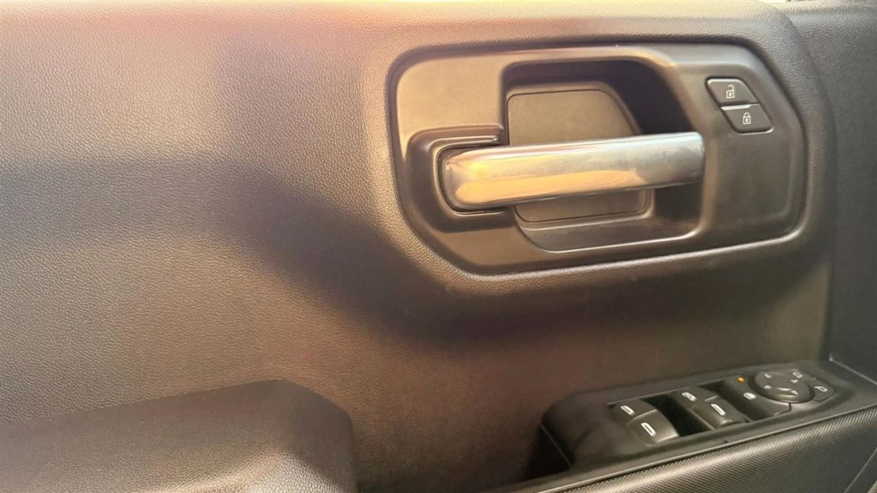 Chevrolet Silverado 1500 Custom Crew Cab 4WD 2022