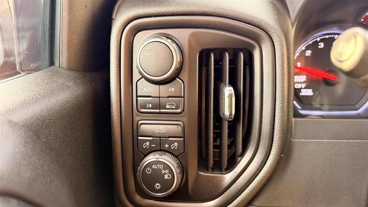 Chevrolet Silverado 1500 Custom Crew Cab 4WD 2022