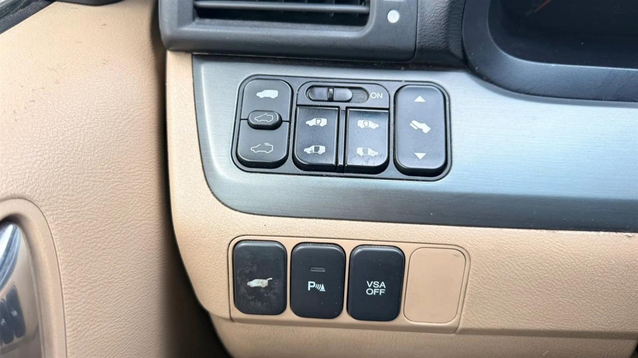 Honda Odyssey Touring w/DVD 2006