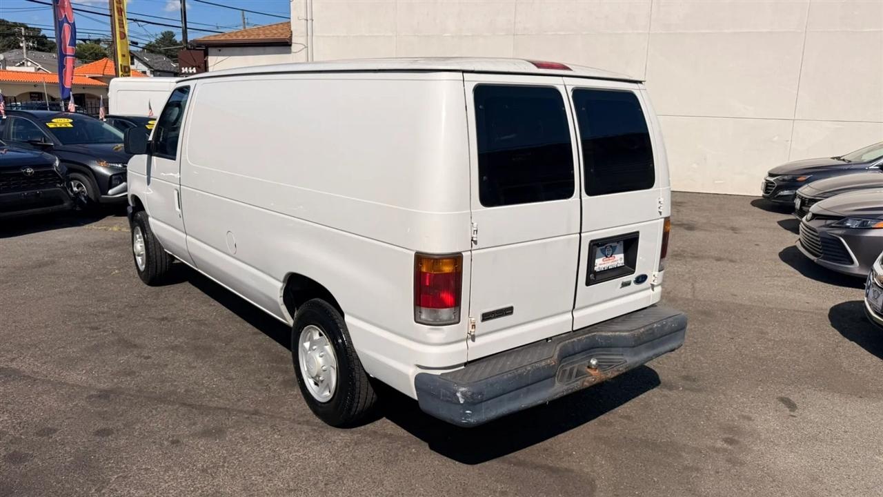 Ford Econoline E-150 2009