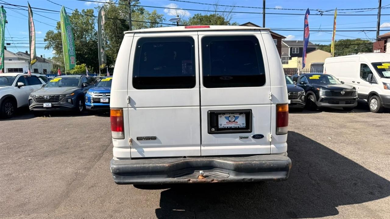 Ford Econoline E-150 2009