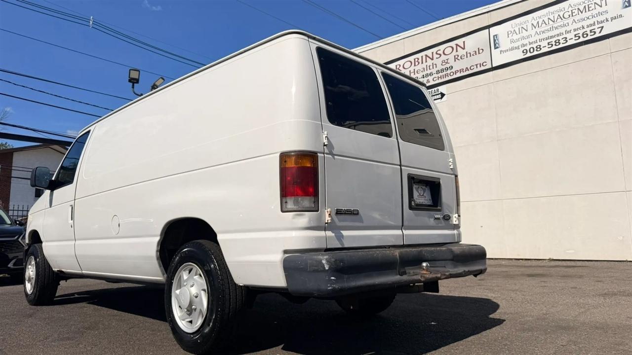 Ford Econoline E-150 2009