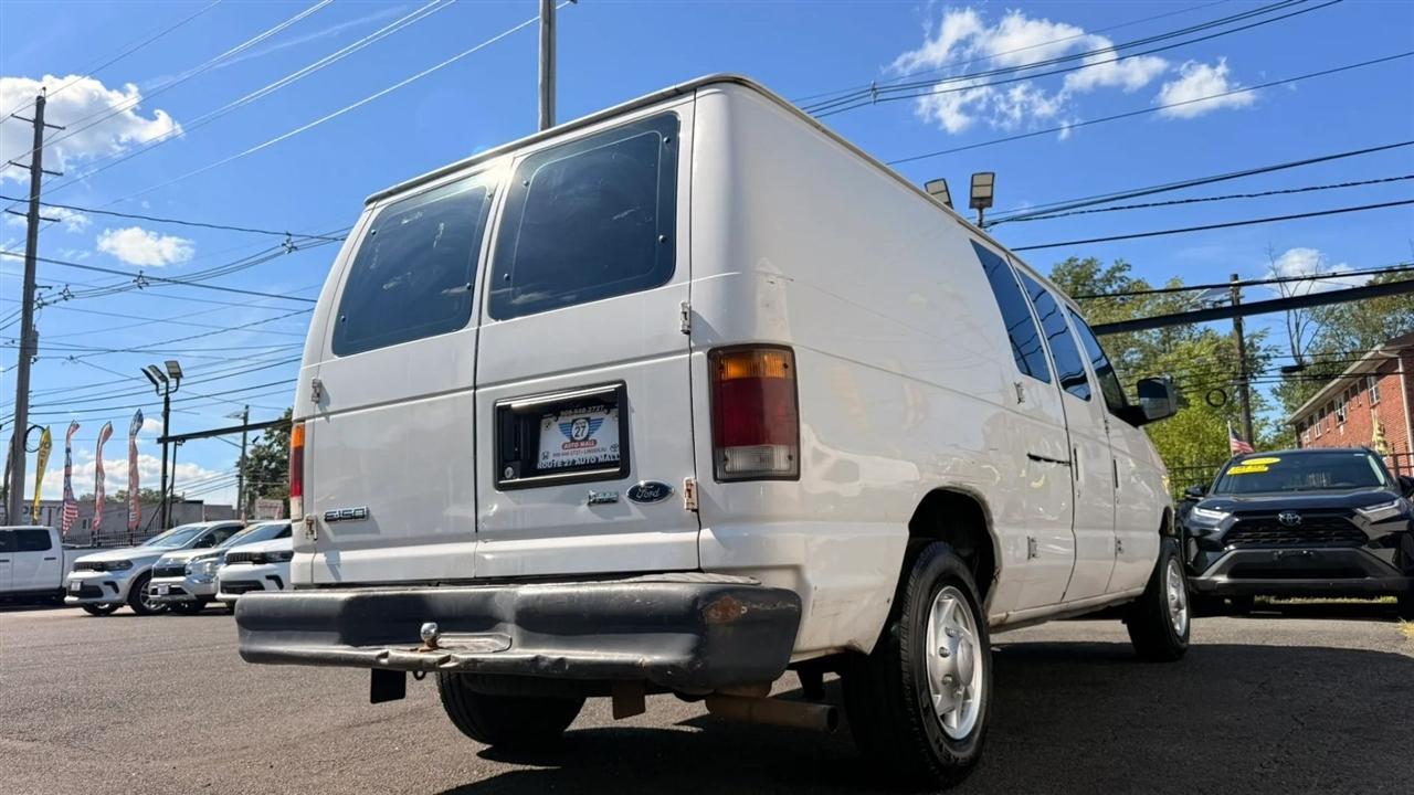 Ford Econoline E-150 2009
