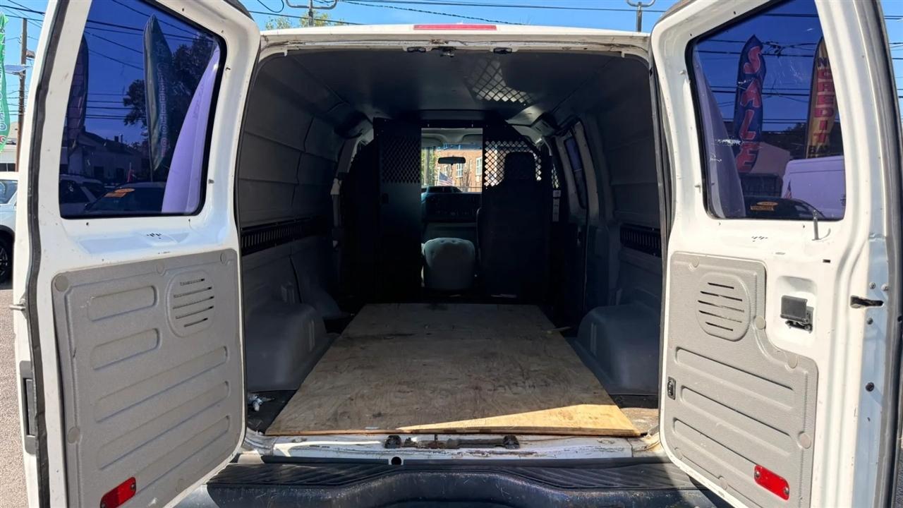 Ford Econoline E-150 2009