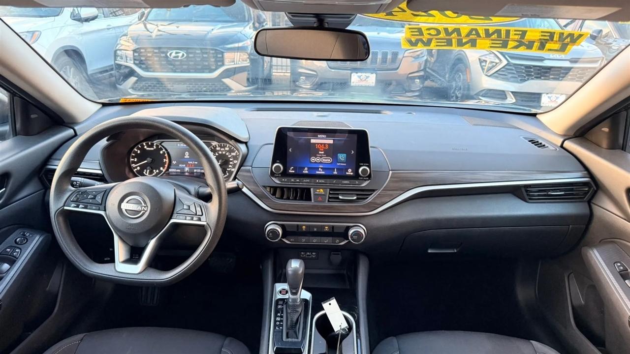 Nissan Altima 2.5 SV 2024