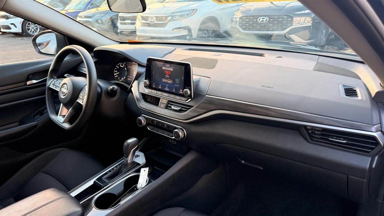 Nissan Altima 2.5 SV 2024