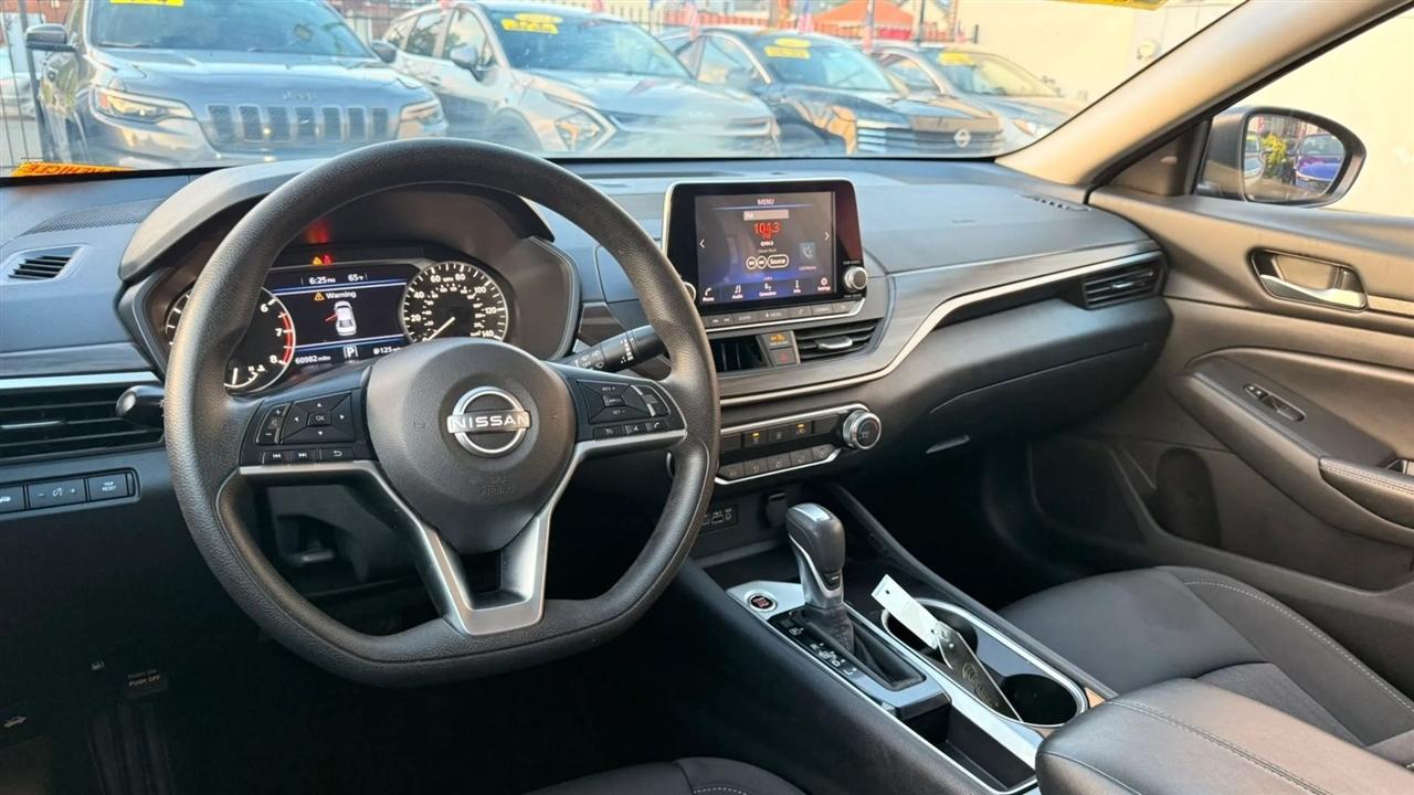 Nissan Altima 2.5 SV 2024