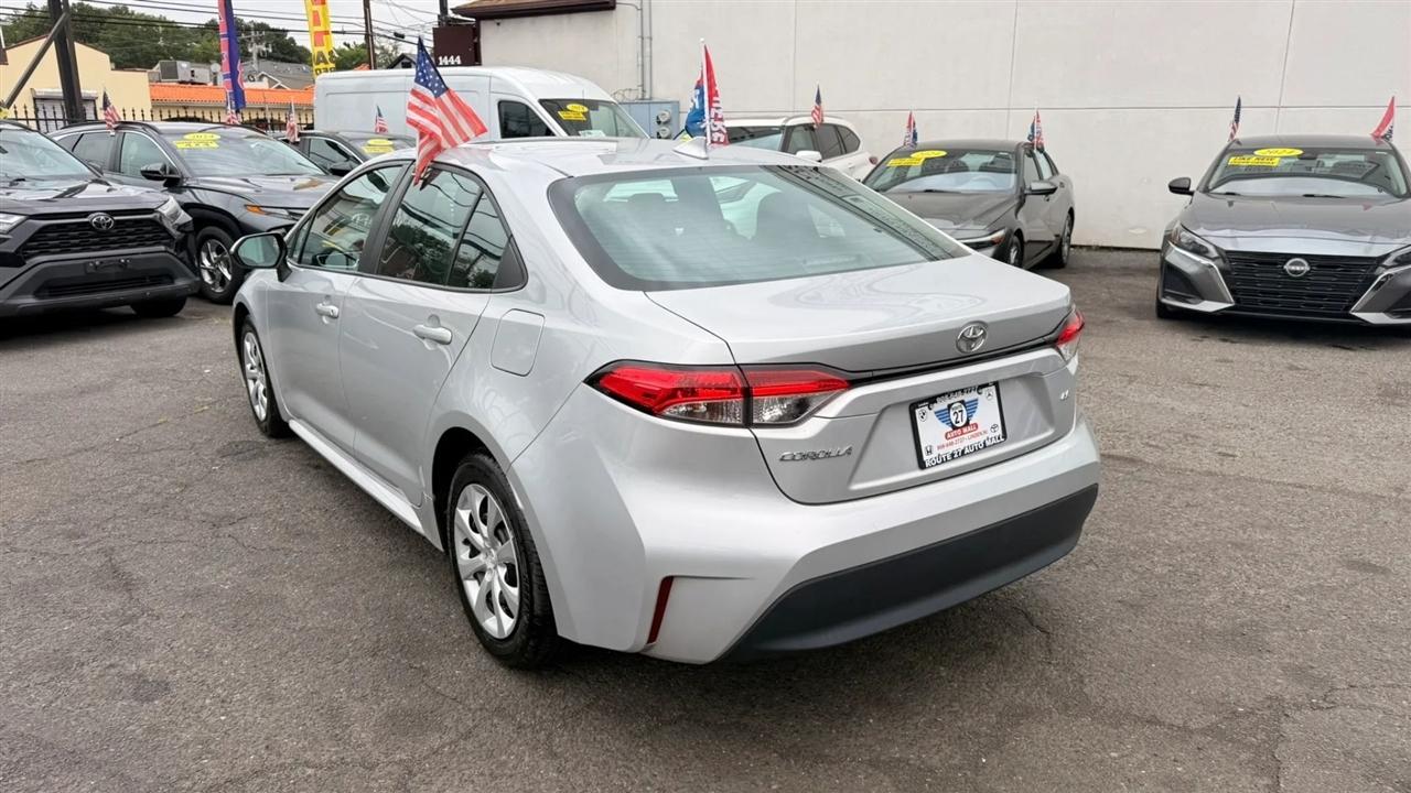Toyota Corolla LE 2024