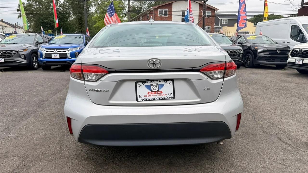 Toyota Corolla LE 2024