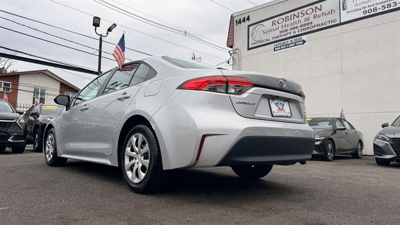 Toyota Corolla LE 2024
