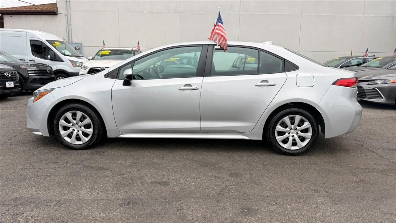 Toyota Corolla LE 2024