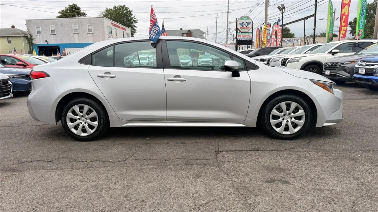 Toyota Corolla LE 2024