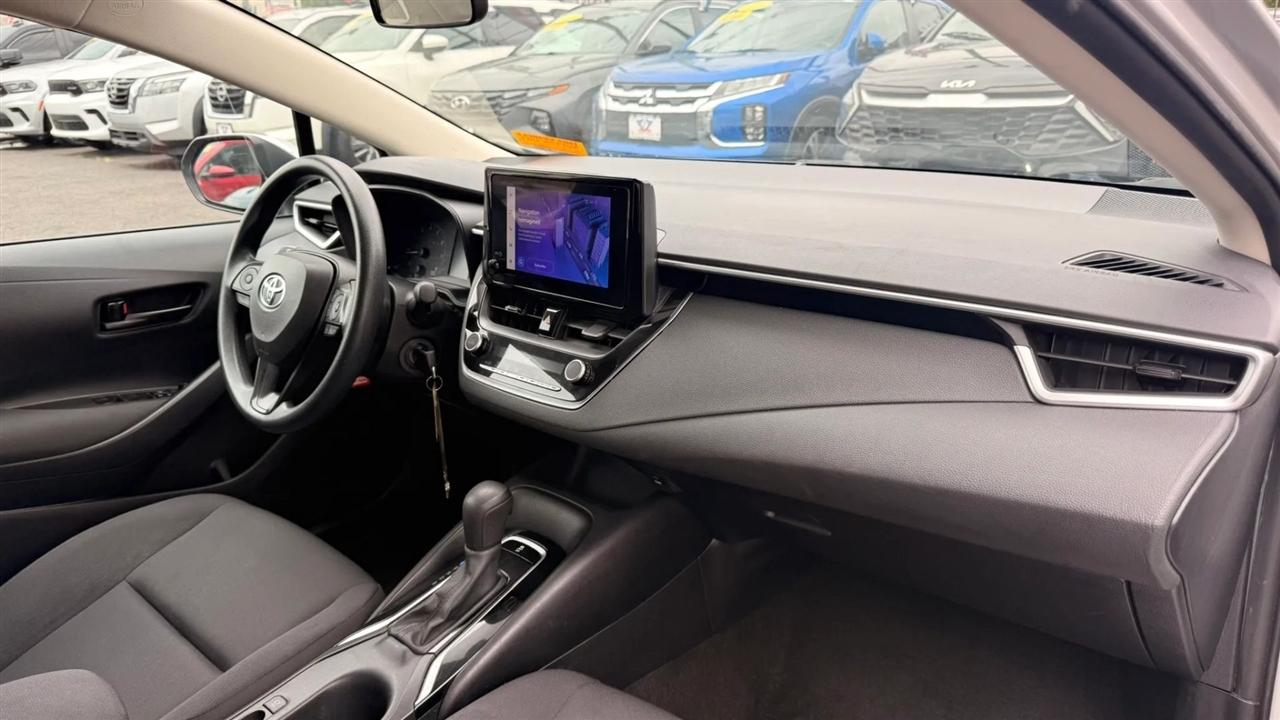 Toyota Corolla LE 2024