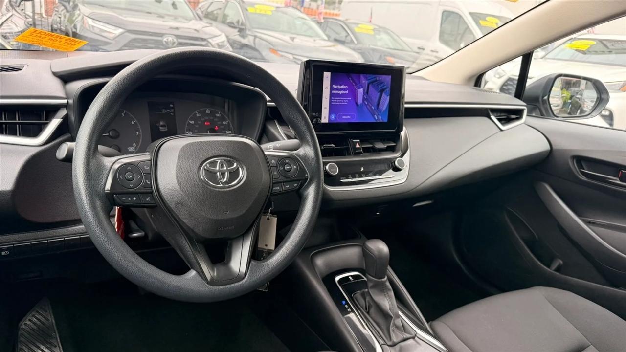 Toyota Corolla LE 2024