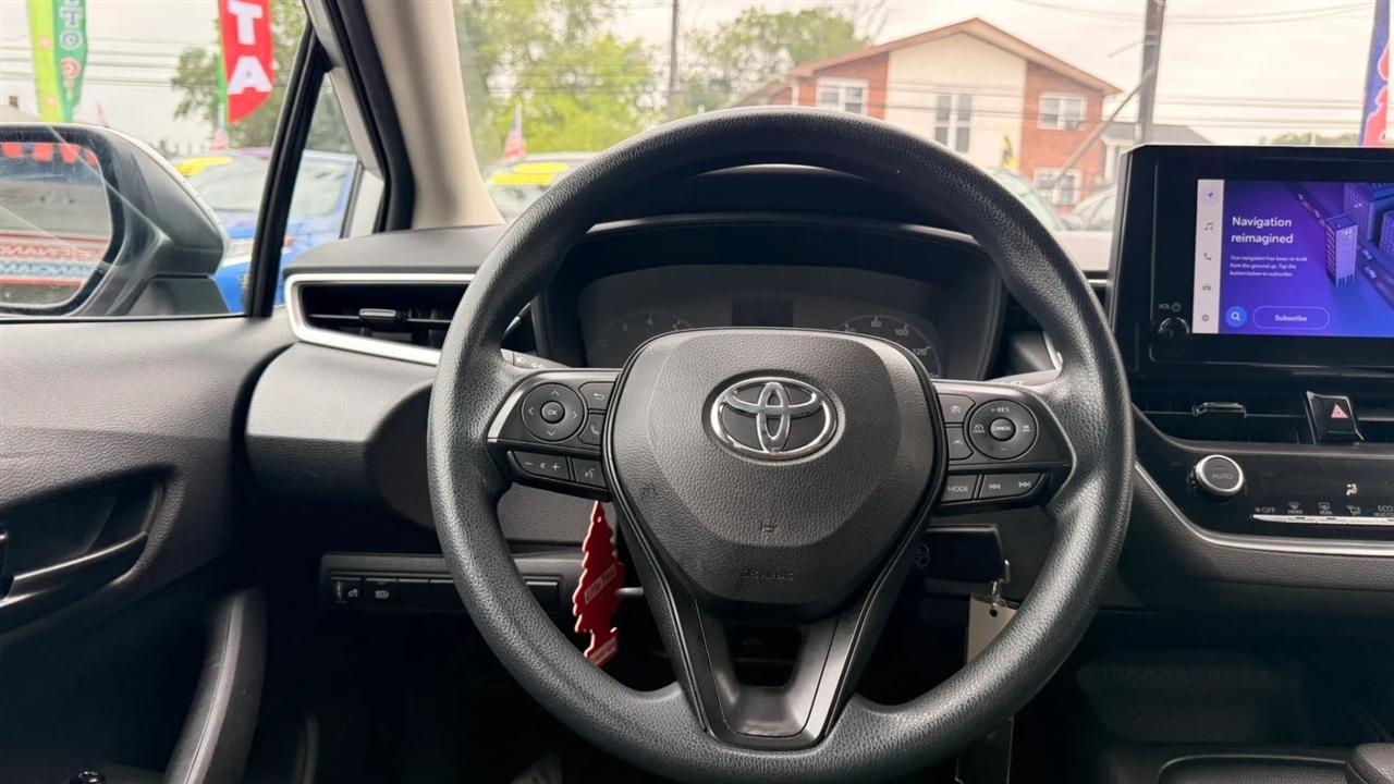 Toyota Corolla LE 2024