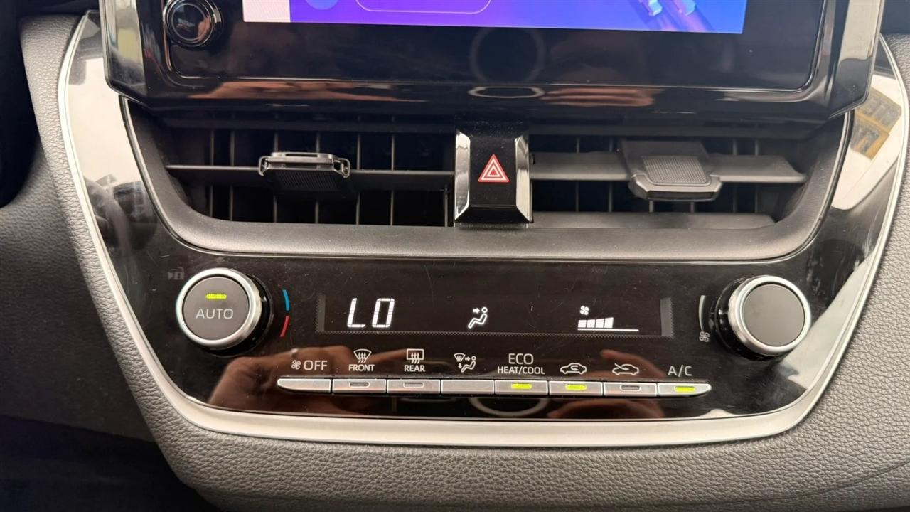 Toyota Corolla LE 2024