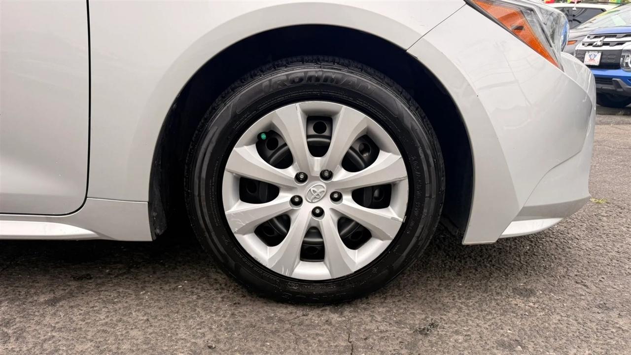 Toyota Corolla LE 2024