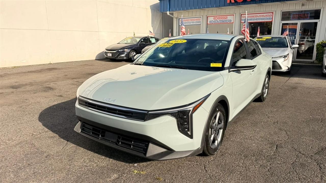 Kia K4 LXS 2025