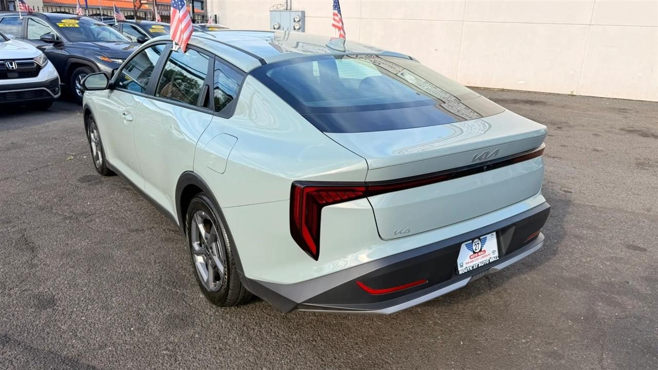 Kia K4 LXS 2025
