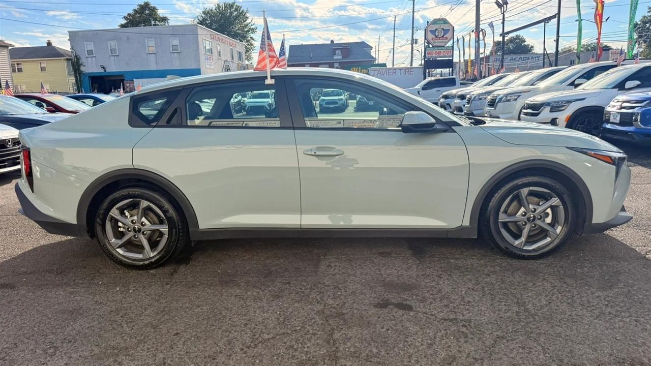 Kia K4 LXS 2025