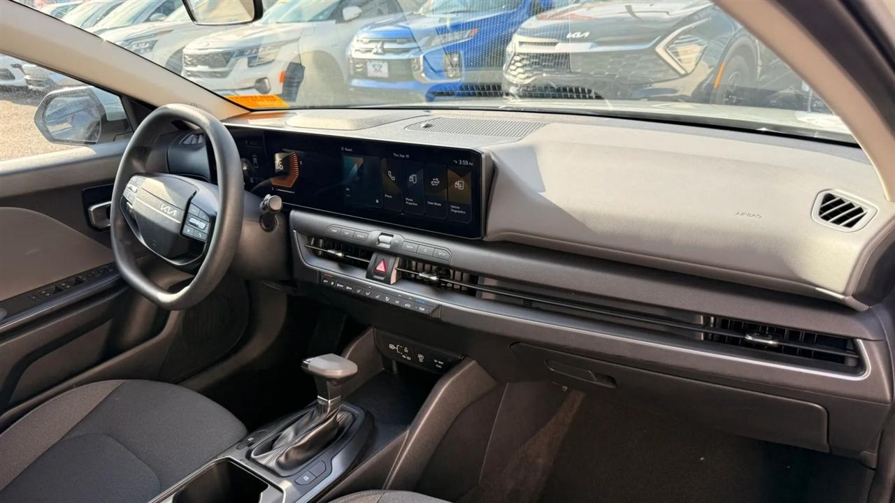 Kia K4 LXS 2025