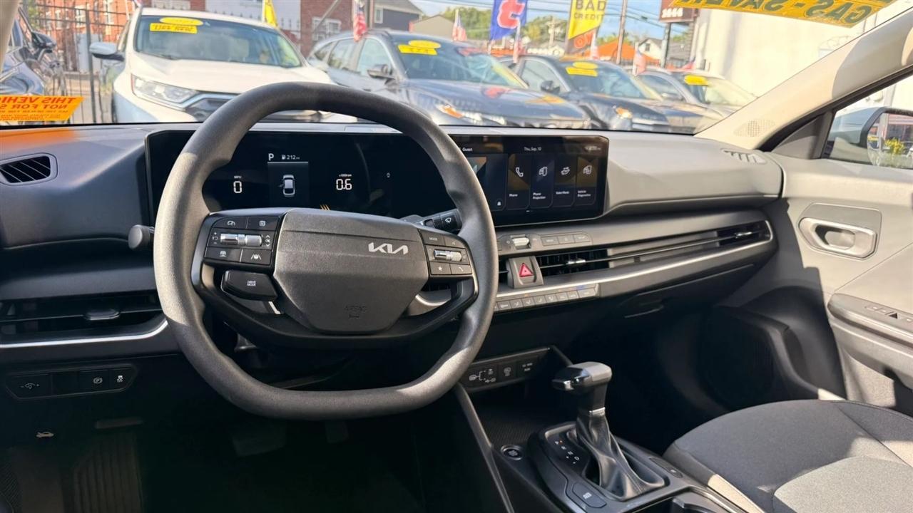 Kia K4 LXS 2025