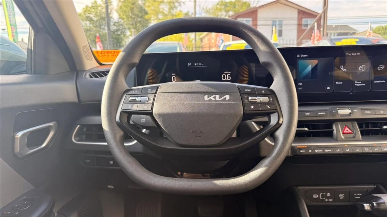Kia K4 LXS 2025