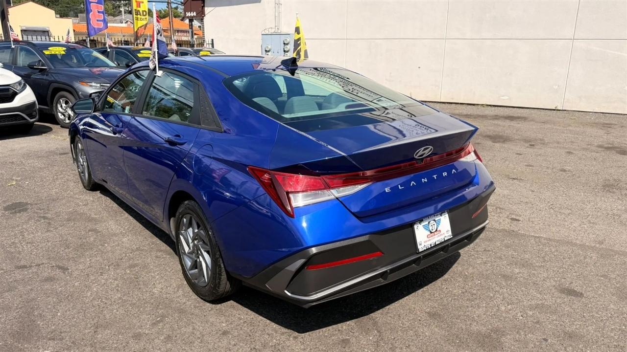 Hyundai Elantra SEL 2024