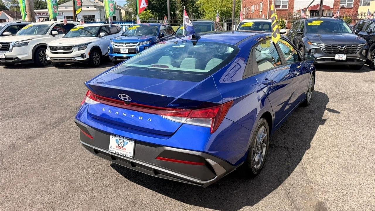 Hyundai Elantra SEL 2024