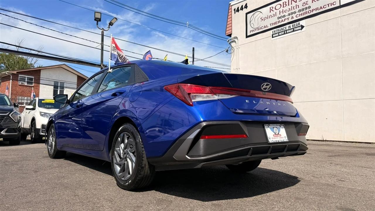 Hyundai Elantra SEL 2024