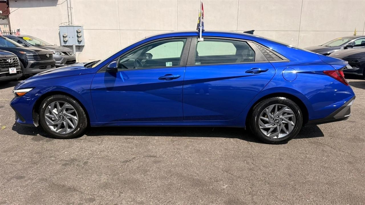 Hyundai Elantra SEL 2024