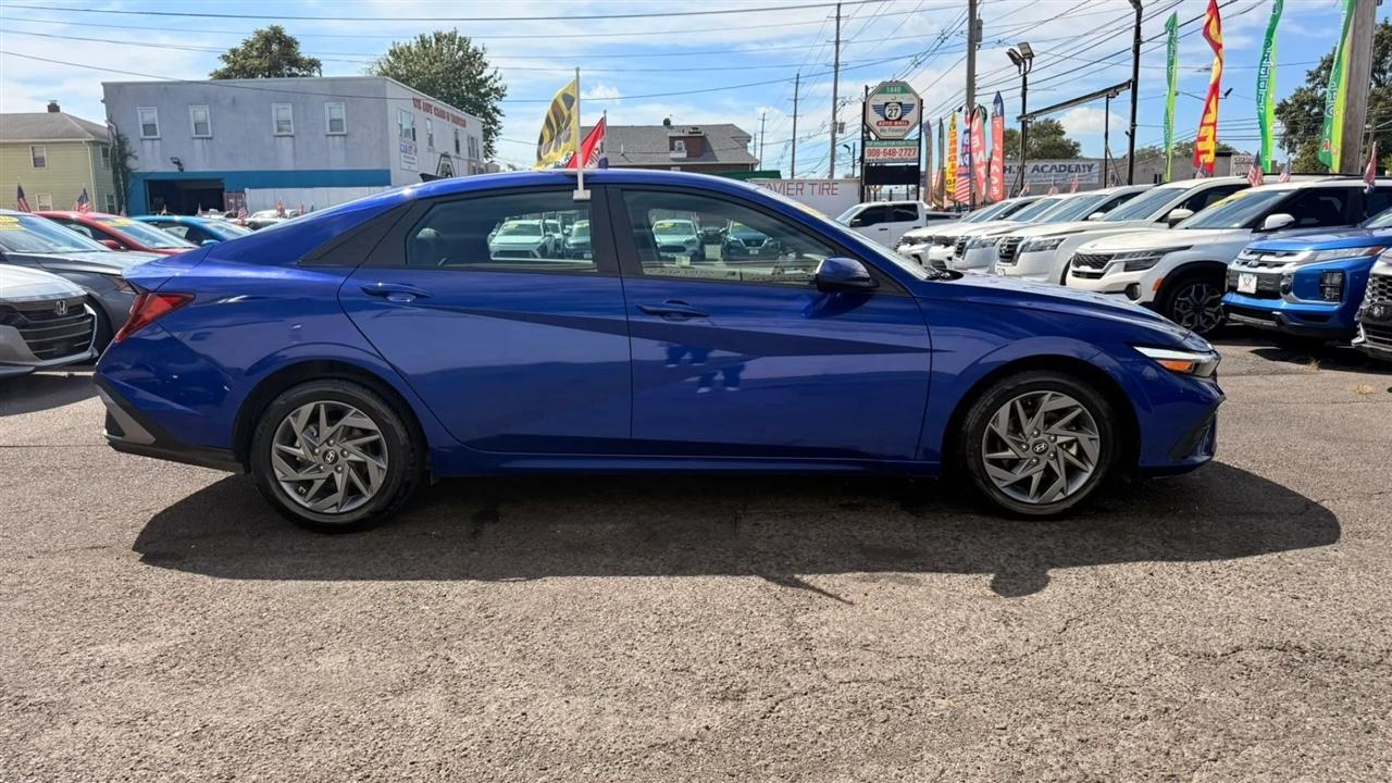 Hyundai Elantra SEL 2024