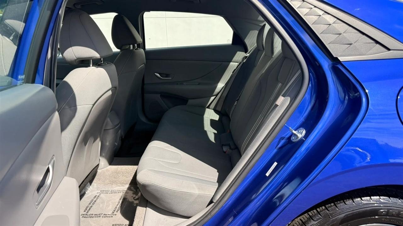 Hyundai Elantra SEL 2024