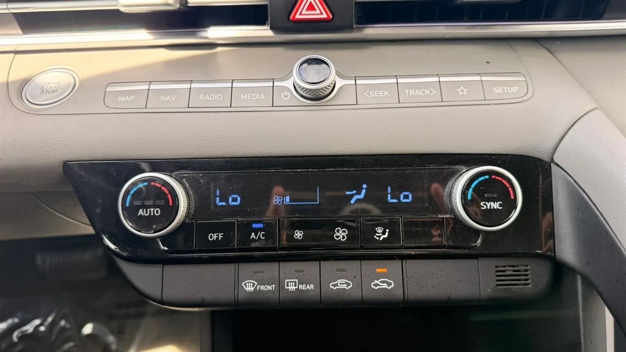 Hyundai Elantra SEL 2024