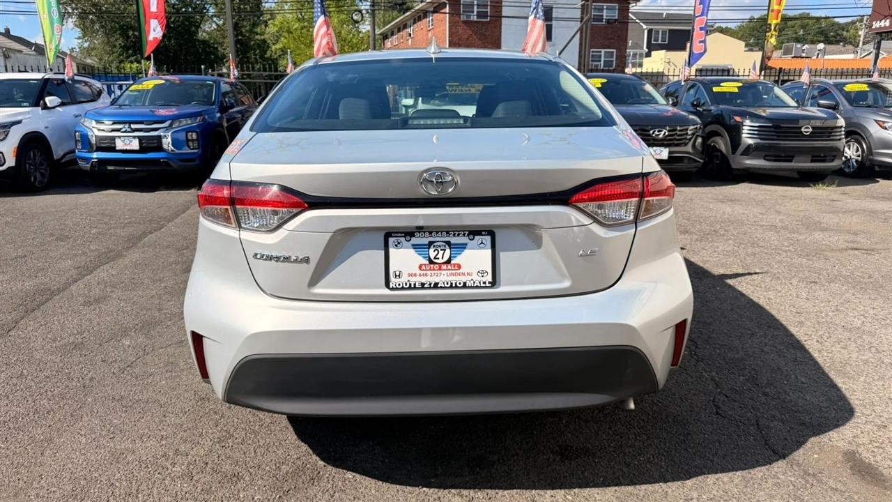 Toyota Corolla LE 2024