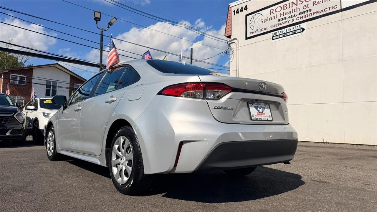 Toyota Corolla LE 2024