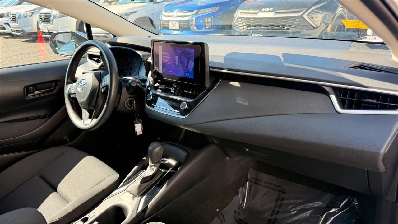 Toyota Corolla LE 2024
