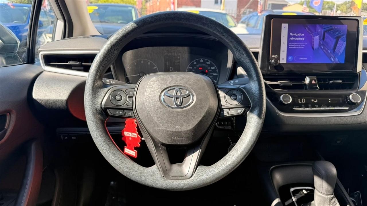 Toyota Corolla LE 2024