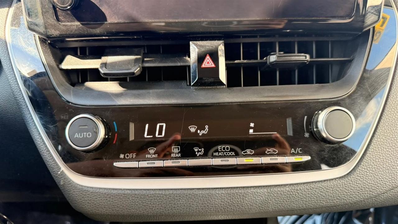 Toyota Corolla LE 2024