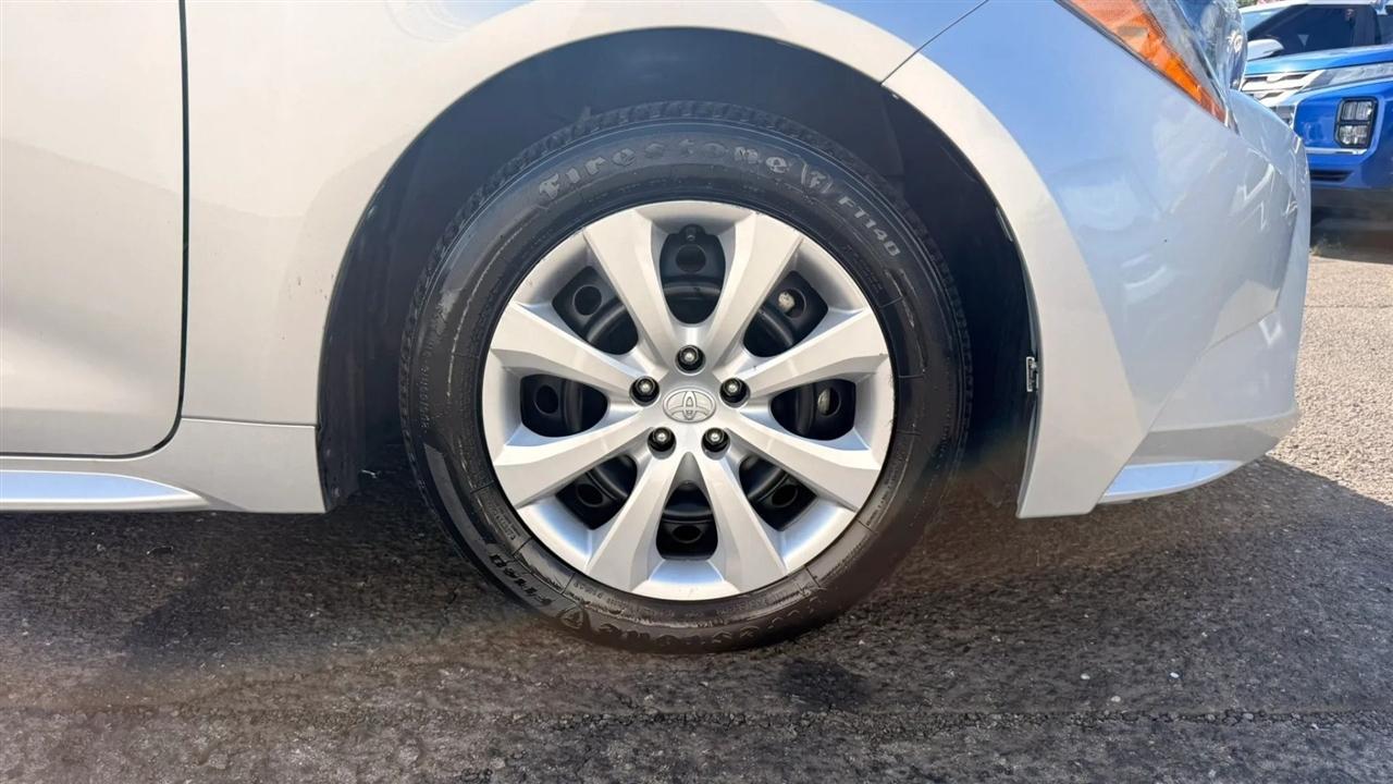 Toyota Corolla LE 2024