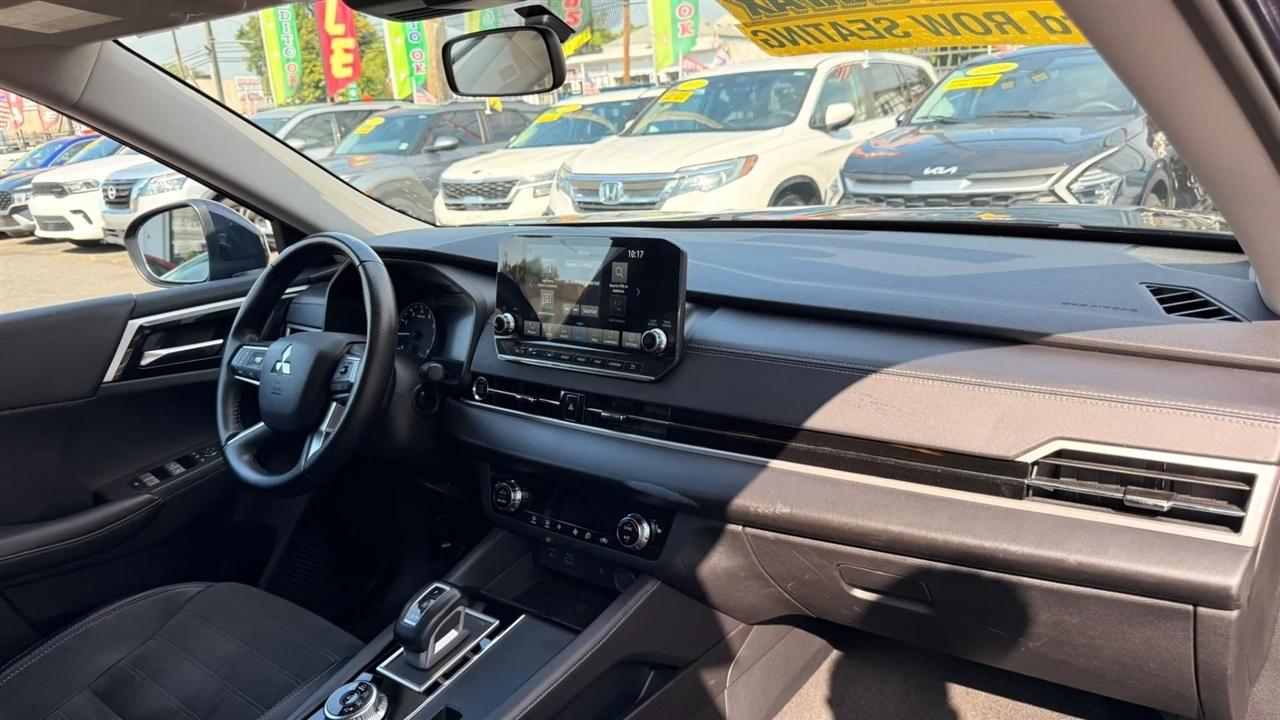 Mitsubishi Outlander SE 2WD 2024