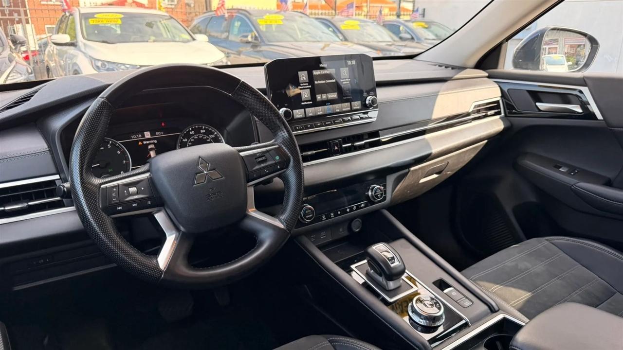 Mitsubishi Outlander SE 2WD 2024