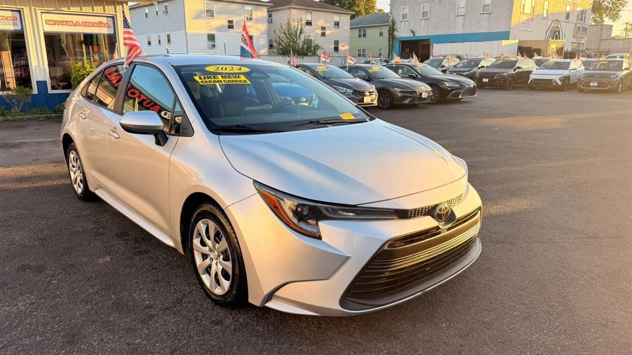 Toyota Corolla LE 2024