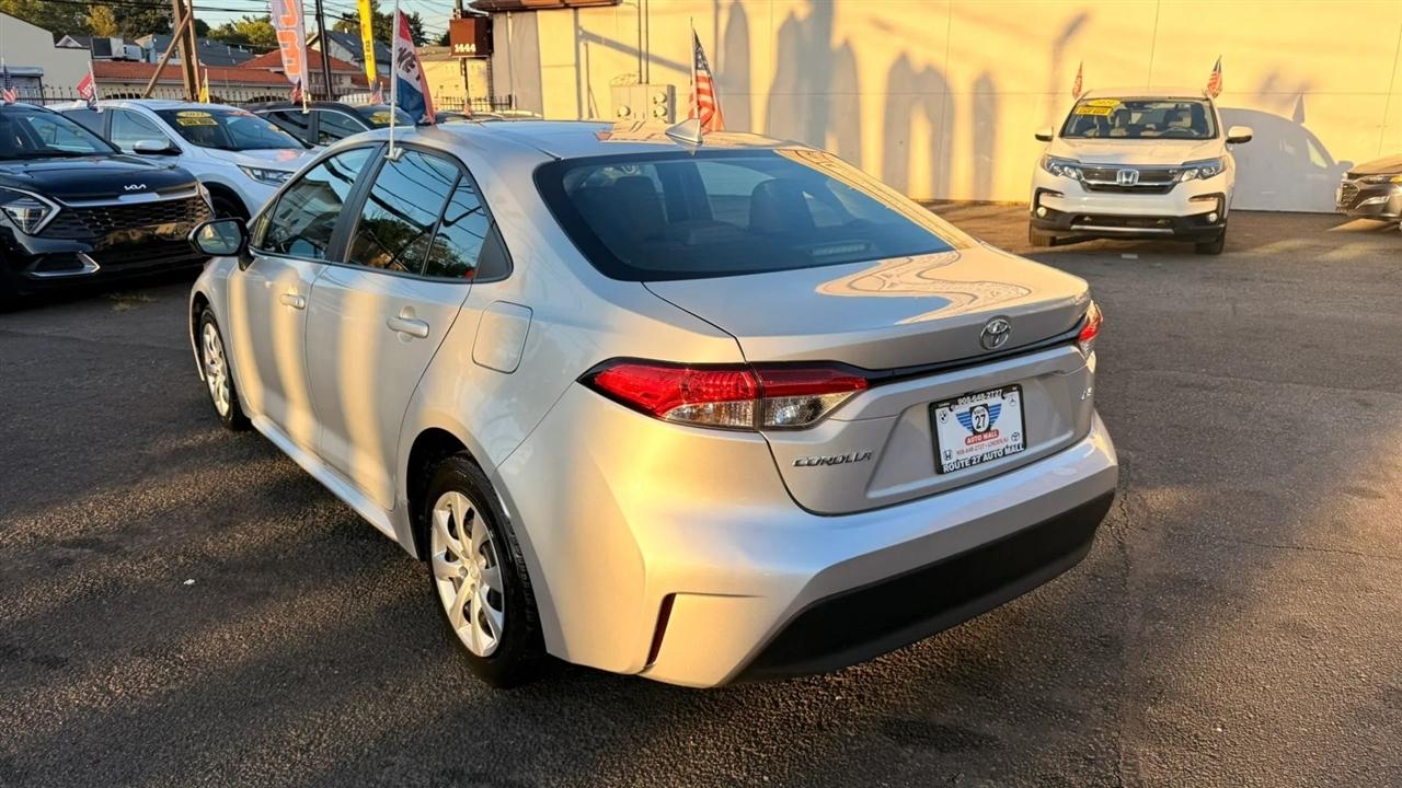 Toyota Corolla LE 2024