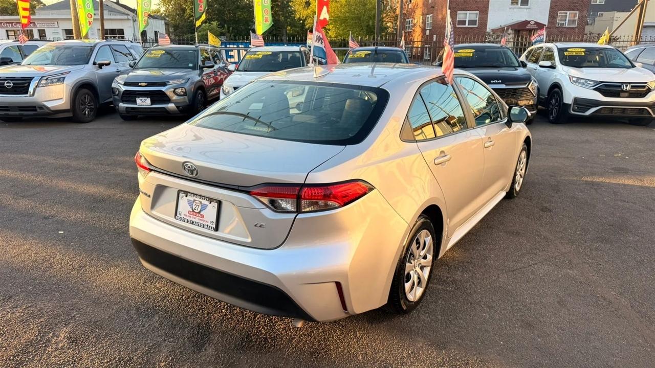 Toyota Corolla LE 2024