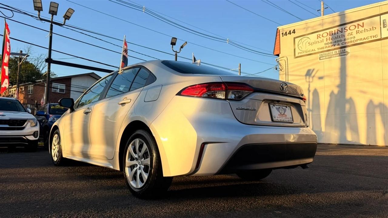 Toyota Corolla LE 2024