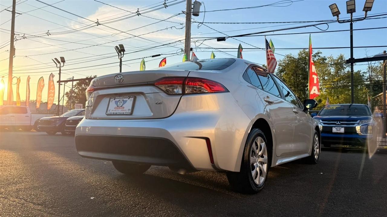 Toyota Corolla LE 2024