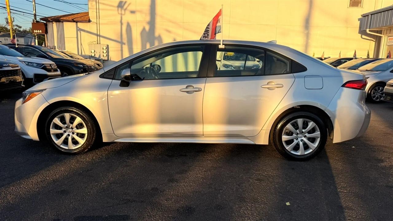 Toyota Corolla LE 2024